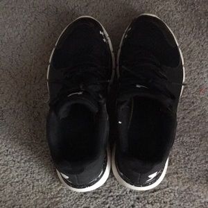 Under armour tennis shoes